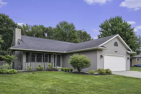 48844 Hickory Ln, Mattawan, MI 49071
