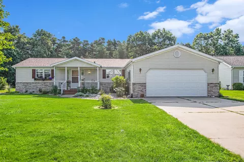 7930 Sunset Shores Dr #40, Stanwood, MI 49346