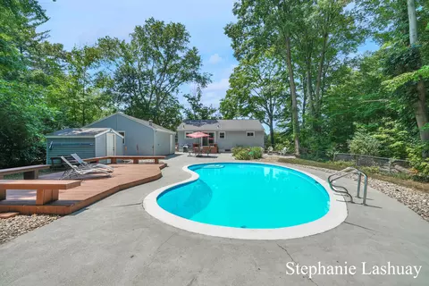 14098 168 Ave, Grand Haven, MI 49417