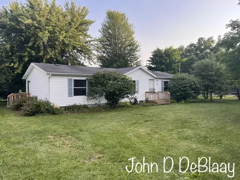 69 Mead Rd, Ionia, MI 48846