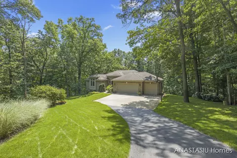 8730 Bennett St SE, Ada, MI 49301 photo 3