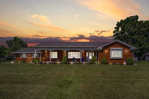 4709 Lisa Ln, Berrien Springs, MI 49103