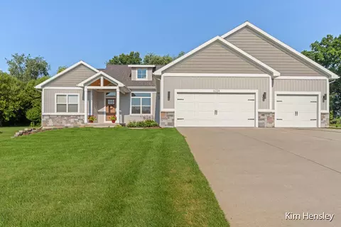 6234 Fisk Meadow Dr NE, Rockford, MI 49341