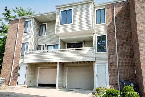 6265 Architrave Dr SE #2, Grand Rapids, MI 49546