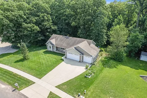 4053 Ronalds Rd, Dorr, MI 49323 photo 2