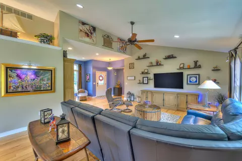 1023 Engelhardt Strasse, Jackson, MI 49201 photo 5