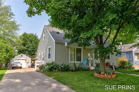 2065 Collingwood Ave SW, Wyoming, MI 49519