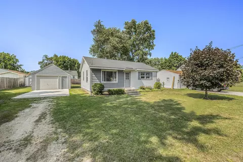 305 Majestic St SE, Kentwood, MI 49548