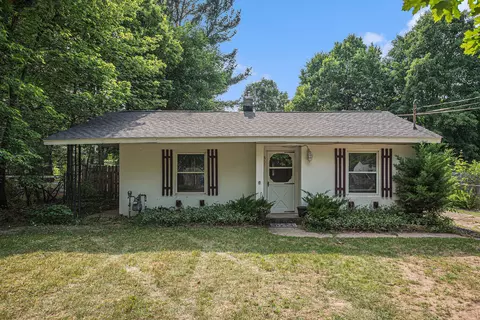485 Park St, Wayland, MI 49348