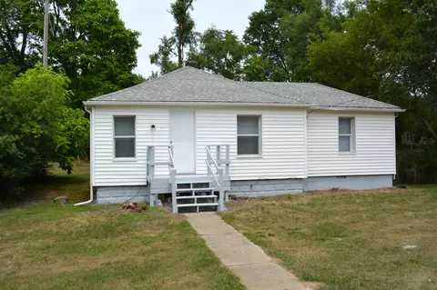 904 Eugene Ave, Jackson, MI 49203