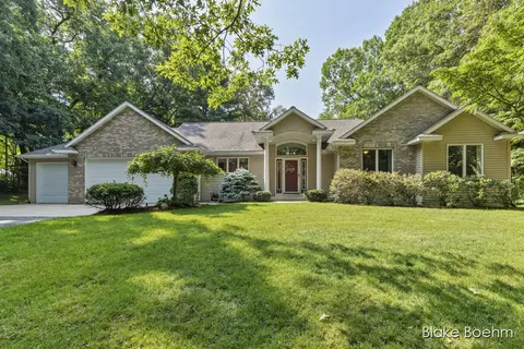 12988 Grand River Dr SE, Lowell, MI 49331