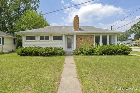 3043 Clyde Park Ave SW, Wyoming, MI 49509