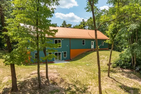 56902 Washington Ct, Three Rivers, MI 49093
