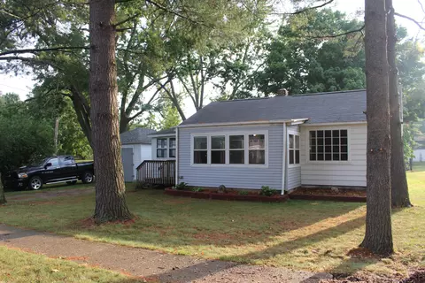 403 Wright St, Jonesville, MI 49250