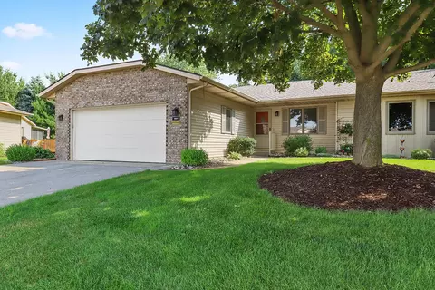 6047 Pebble Dr, Allendale, MI 49401