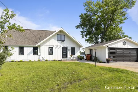 9776 Myers Lake Ave NE, Rockford, MI 49341
