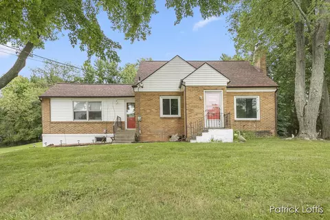 732 Collindale Ave NW, Grand Rapids, MI 49504