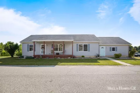 11647 Bear Meadows Dr SE, Alto, MI 49302