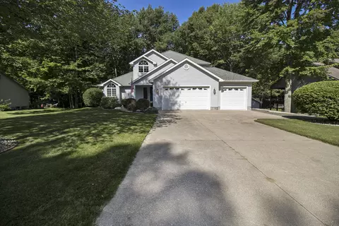 1741 Marilyn Dr, Ludington, MI 49431