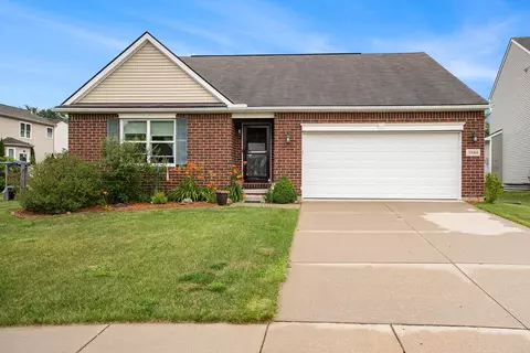 3884 Silver Charm Ln, Howell, MI 48843