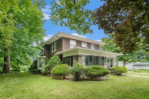 260 Canaris St, Constantine, MI 49042 photo 2