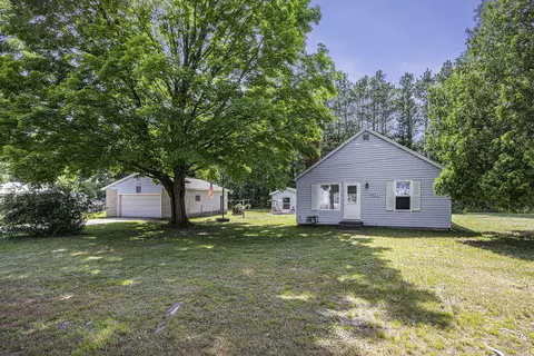 3495 Whitehall Rd, Muskegon, MI 49445