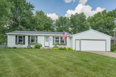 5854 Hilltop Dr, Middleville, MI 49333