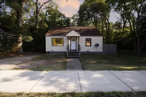 1254 E Broadway Ave, Norton Shores, MI 49444