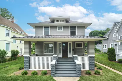 431 2nd St, Manistee, MI 49660