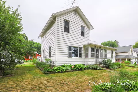 328 Cherry St, Freeport, MI 49325
