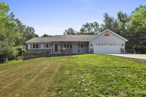 14880 32nd Ave, Marne, MI 49435