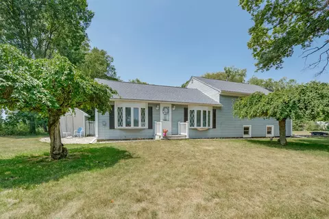 15670 S Enzian Rd, Plainwell, MI 49080