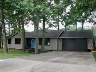 5440 E Karen Ct, Stevensville, MI 49127