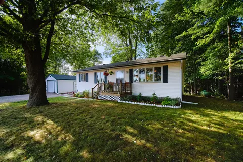 5744 Jones Rd, Onekama, MI 49675