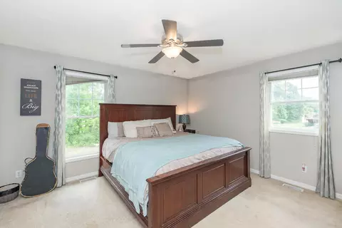 2206 Applegate Dr NW, Walker, MI 49534 photo 14