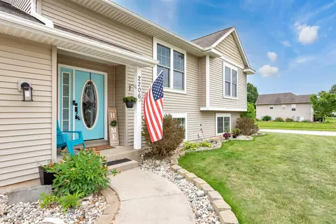 2206 Applegate Dr NW, Walker, MI 49534 photo 2