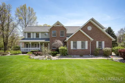 5075 Queen Victoria Ln, Kalamazoo, MI 49009