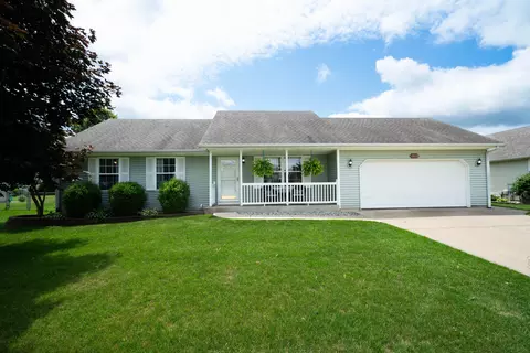 3015 Mandarin Grove Ln, Kalamazoo, MI 49004