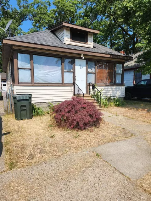 1625 Superior St, Muskegon, MI 49442