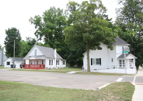 108 N Davis St, Vicksburg, MI 49097