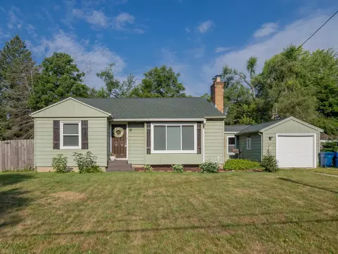 547 Dwillard Dr, Kalamazoo, MI 49048
