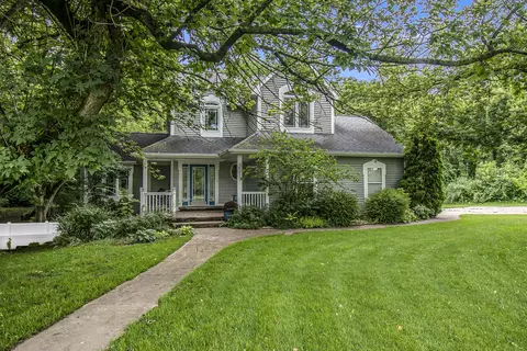 3319 Bluebird Ln, Coloma, MI 49038