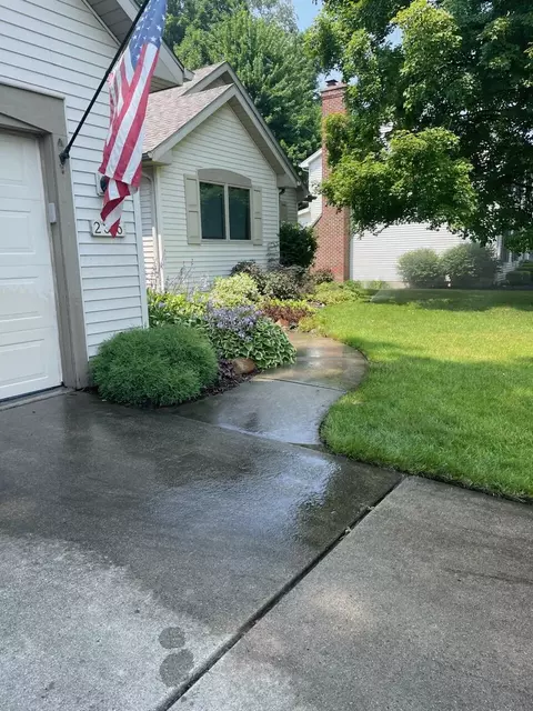 2316 Palm Dale Dr SW, Wyoming, MI 49519