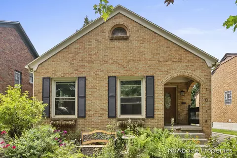1014 Lake Michigan Dr NW, Grand Rapids, MI 49504