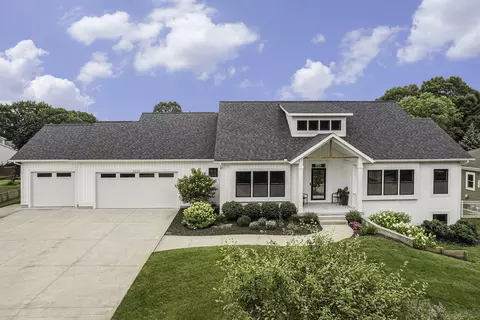 2222 N Bristol St, Holland, MI 49424
