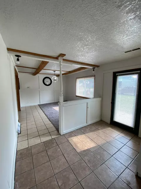 326 Kenneth, Jackson, MI 49203 photo 4