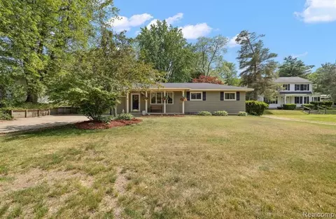 3463 Gregory Rd, Lake Orion, MI 48359