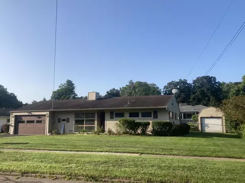 84 Parkridge Dr, Battle Creek, MI 49037