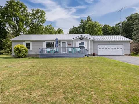 7798 Kingsley Dr, Onsted, MI 49265