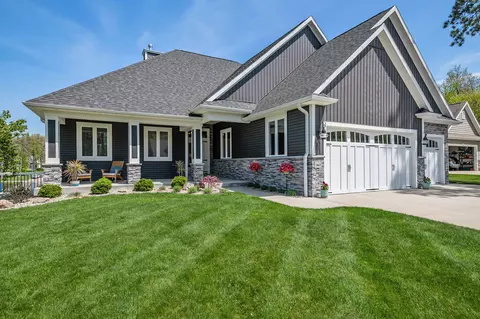 1465 Forest View Dr, Kalamazoo, MI 49009
